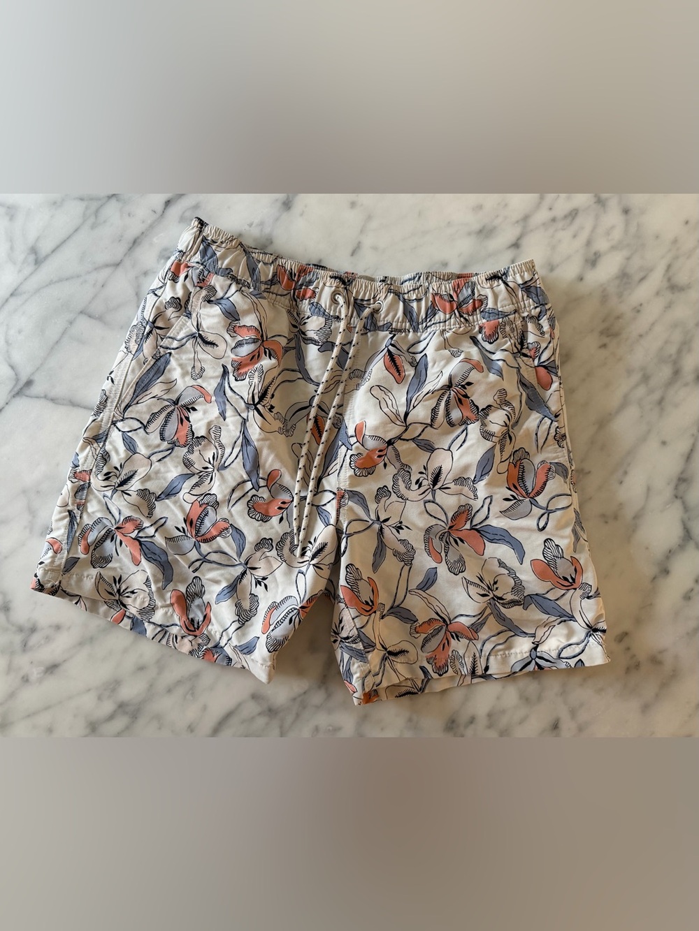 J. Crew Men’s 6" soft-lined stretch swim trunk - Size Men’s Small